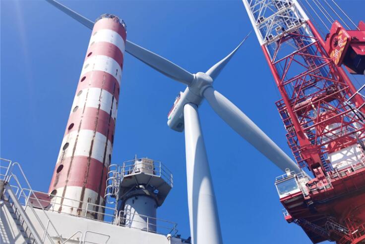 The wind power industry is moving towards large-scale development and promoting the development of 